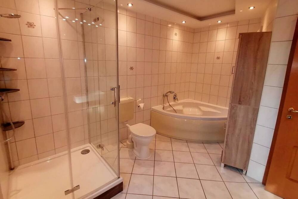 Photo of Bathroom in Rechtsupweg
