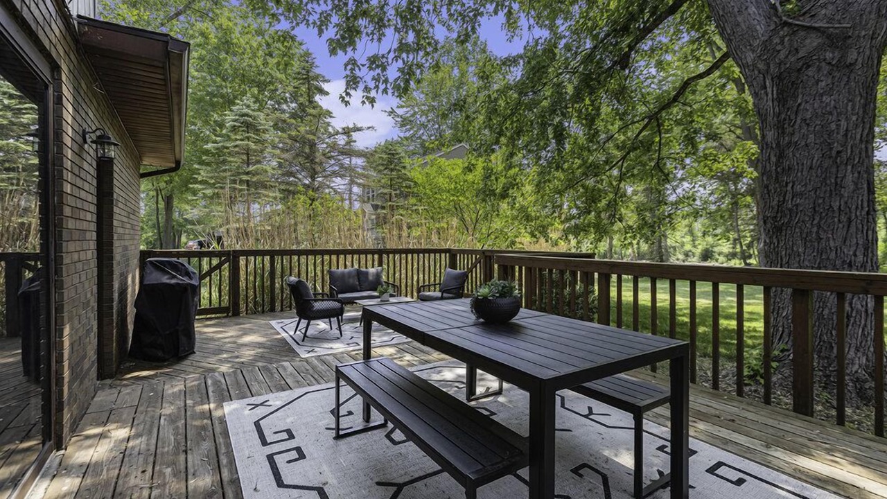 Photo of Outdoor in Forest Hills