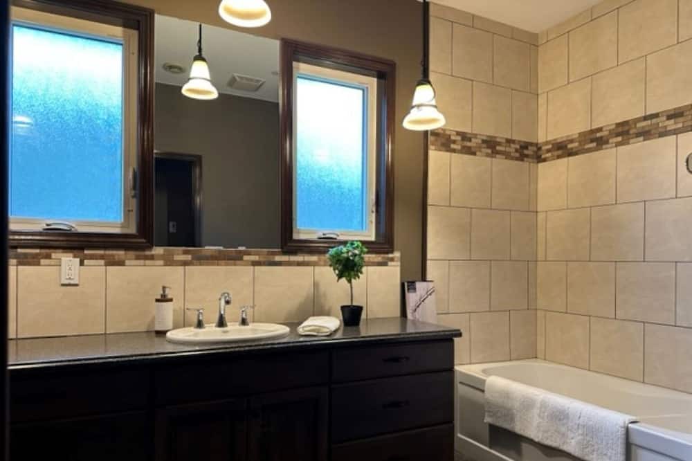 Photo of Bathroom in Mayfield