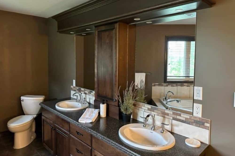 Photo of Bathroom in Mayfield