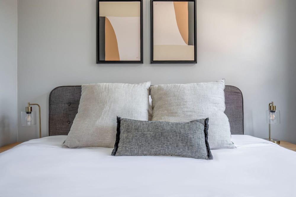 Photo of Bedroom in Wrigleyville