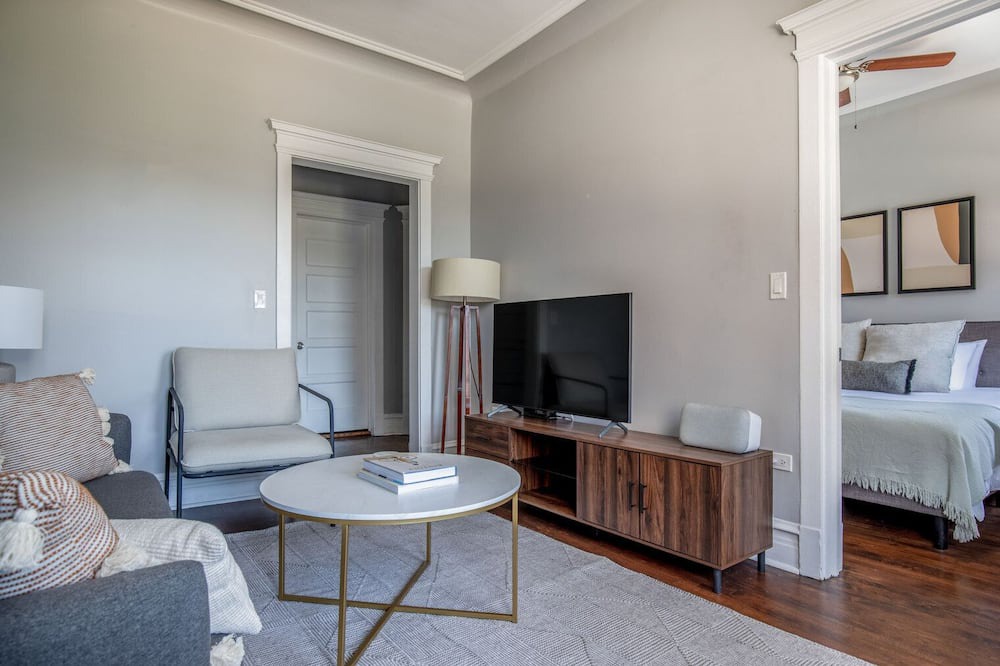 Photo of Livingroom in Wrigleyville