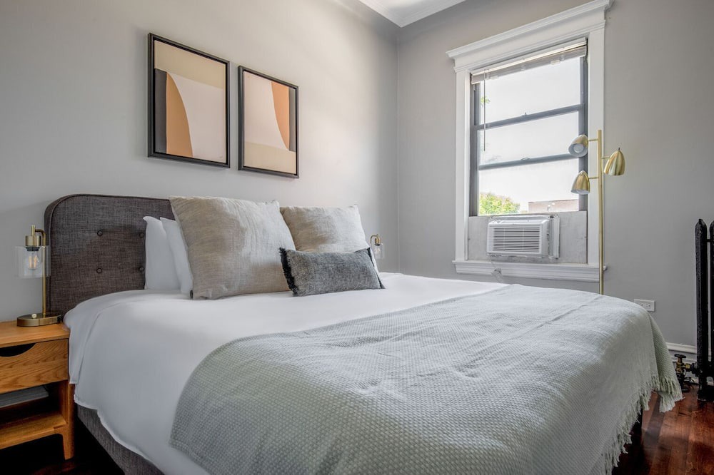 Photo of Bedroom in Wrigleyville