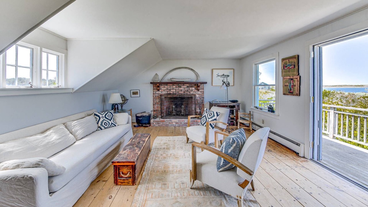 Photo of Livingroom in Amagansett