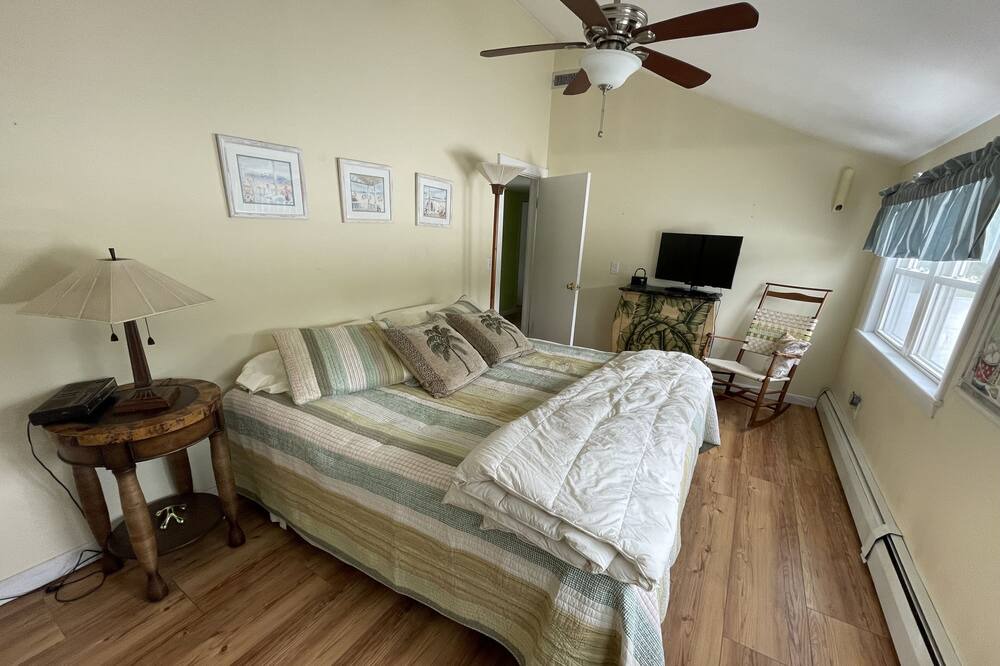 Photo of Bedroom in Misquamicut