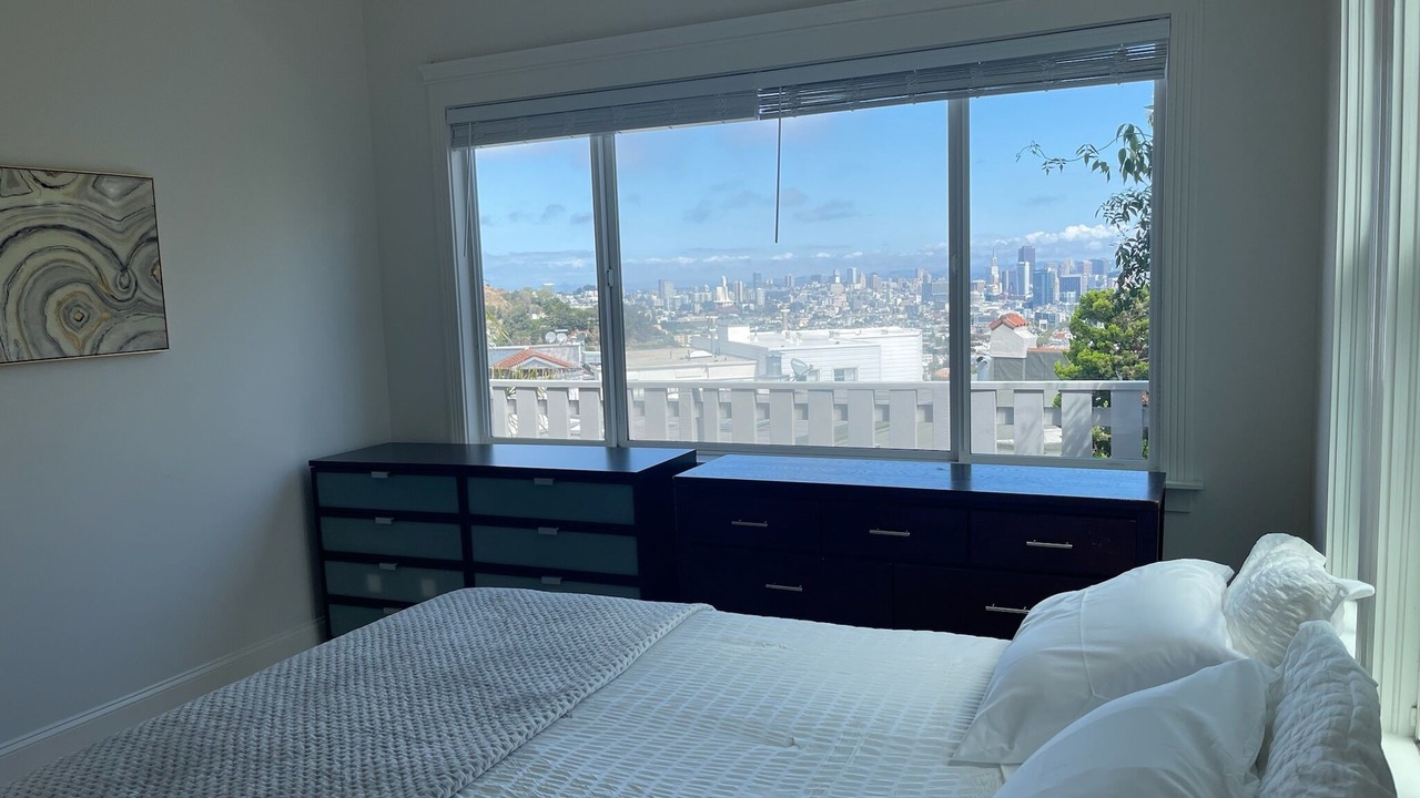 Photo of Bedroom in Eureka Valley