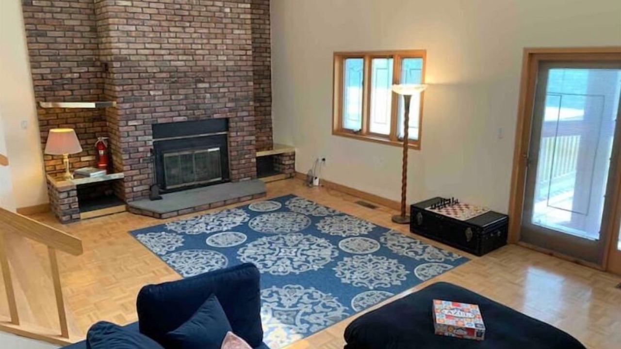 Photo of Livingroom in Aldenville