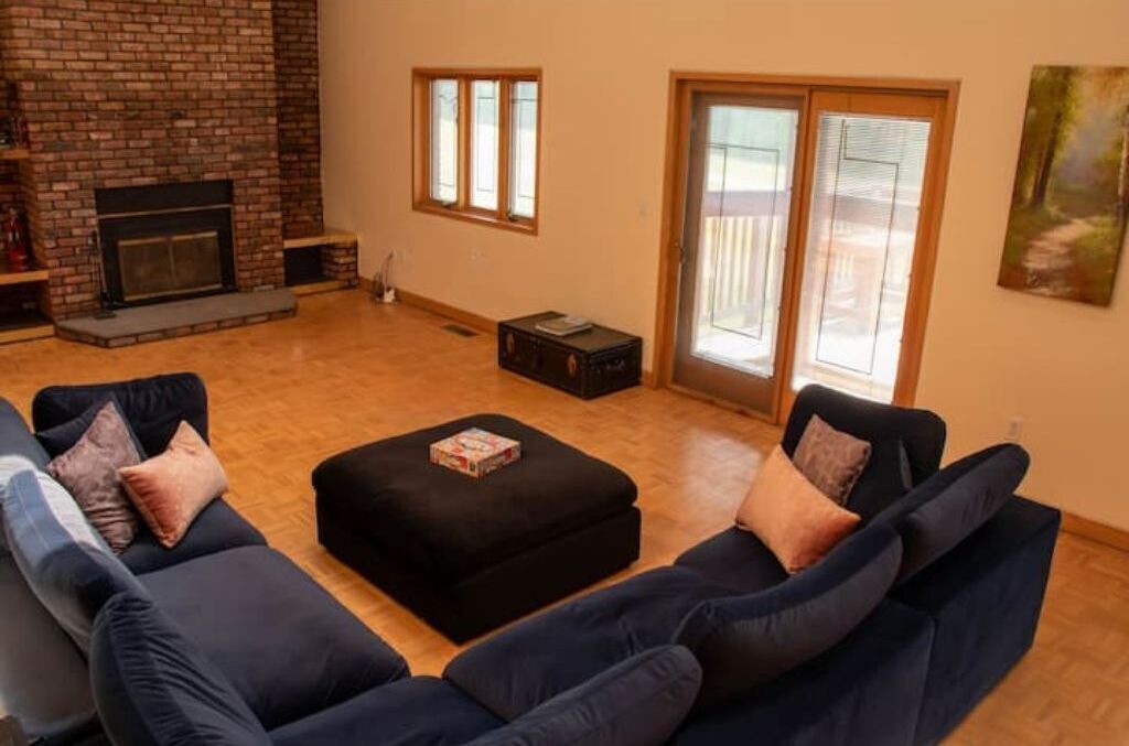 Photo of Livingroom in Aldenville