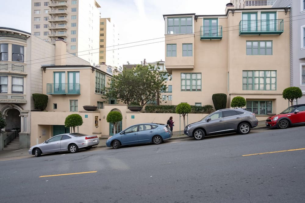 Photo of Others in Russian Hill