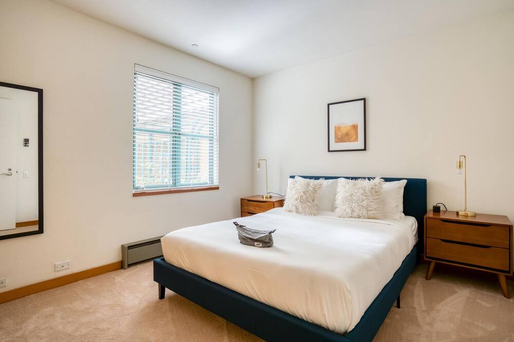 Photo of Bedroom in Russian Hill
