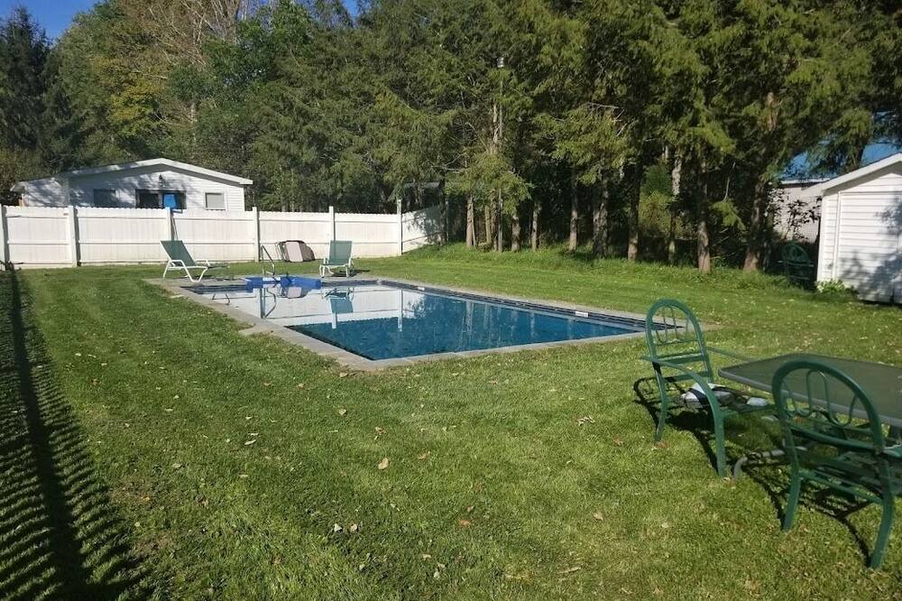 Photo of Outdoor in Jeffersonville