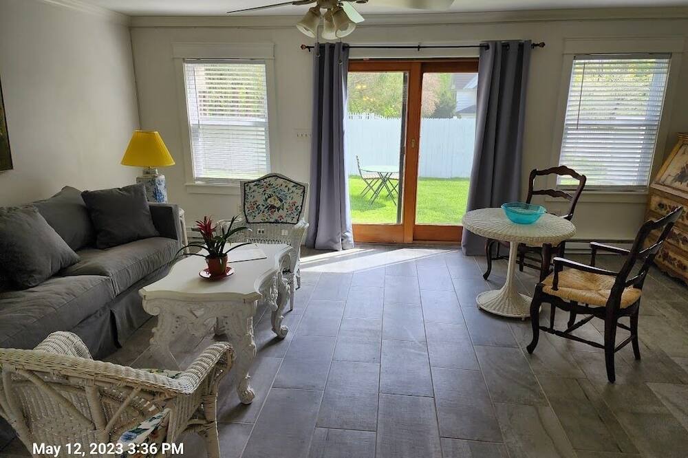 Photo of Livingroom in Jeffersonville