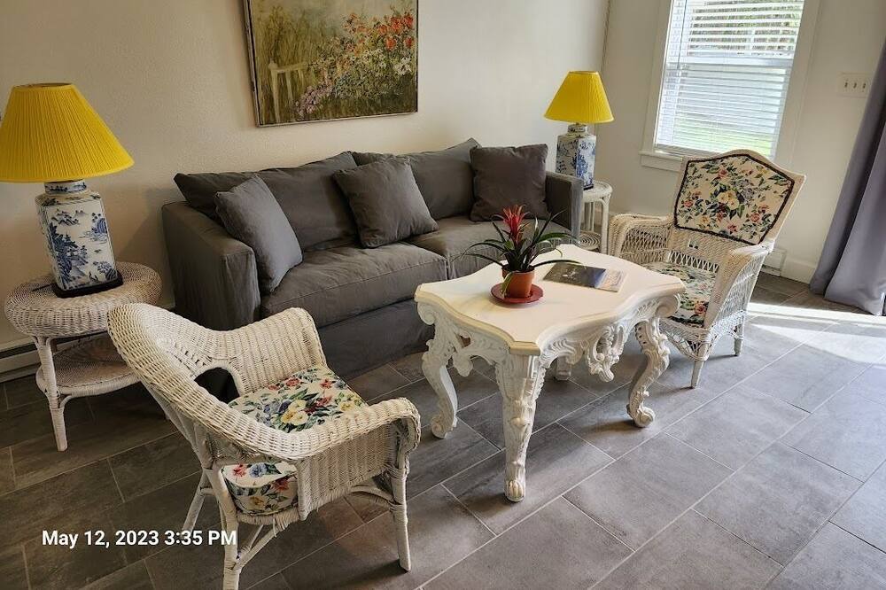 Photo of Livingroom in Jeffersonville