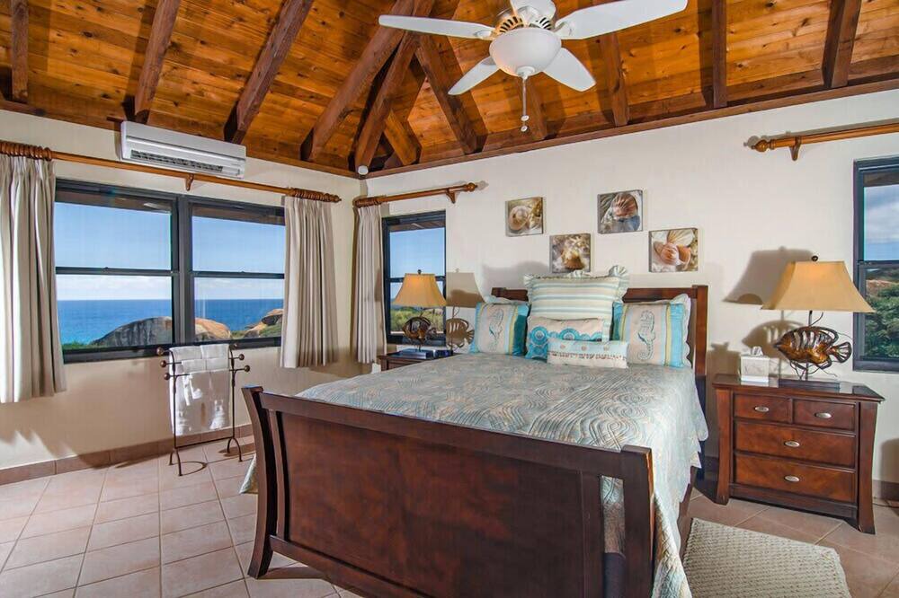 Photo of Others in Little Trunk Bay