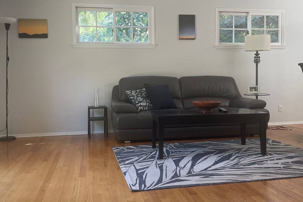 Photo of Livingroom in La Canada Flintridge