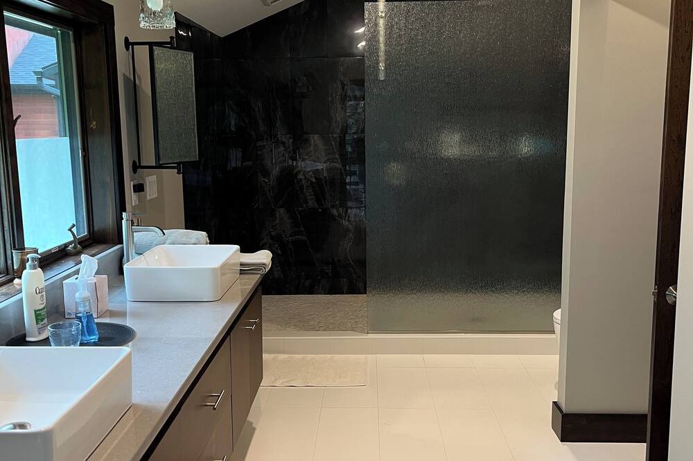 Photo of Bathroom in Newport