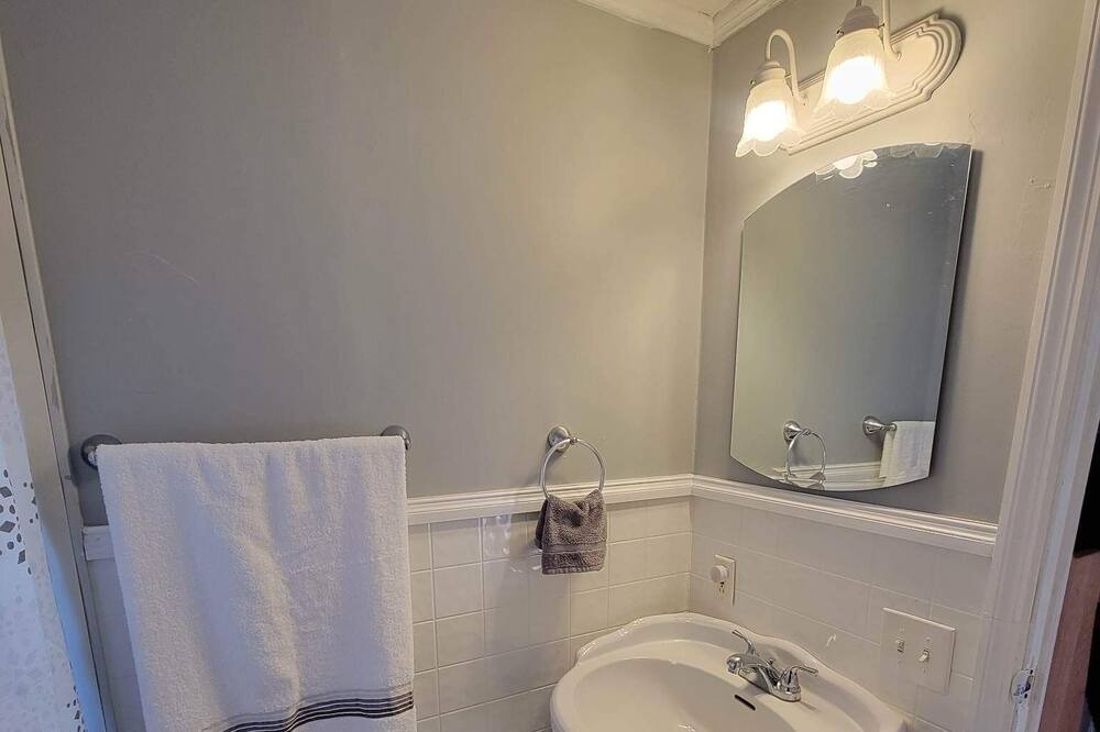Photo of Bathroom in Chazy