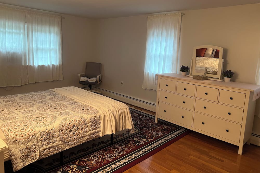 Photo of Bedroom in Chazy