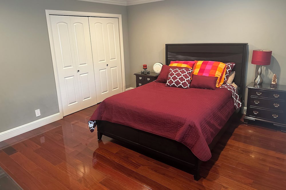 Photo of Bedroom in Moss Beach