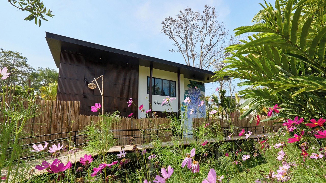 Photo of Bedroom in Khanong Phra