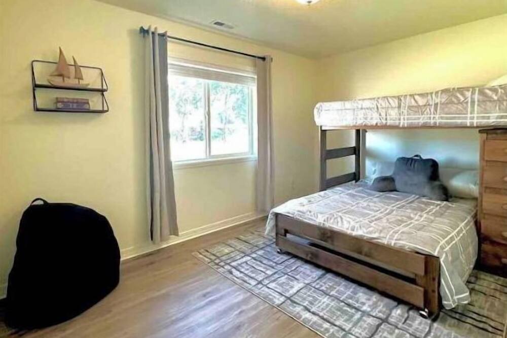 Photo of Bedroom in Parowan