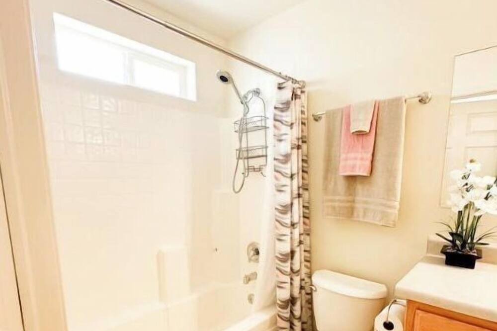 Photo of Bathroom in Parowan