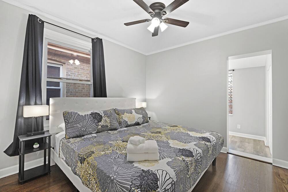 Photo of Bedroom in Morton Grove