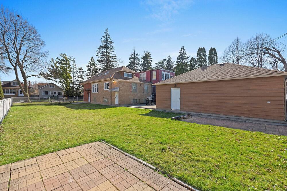 Photo of Outdoor in Morton Grove