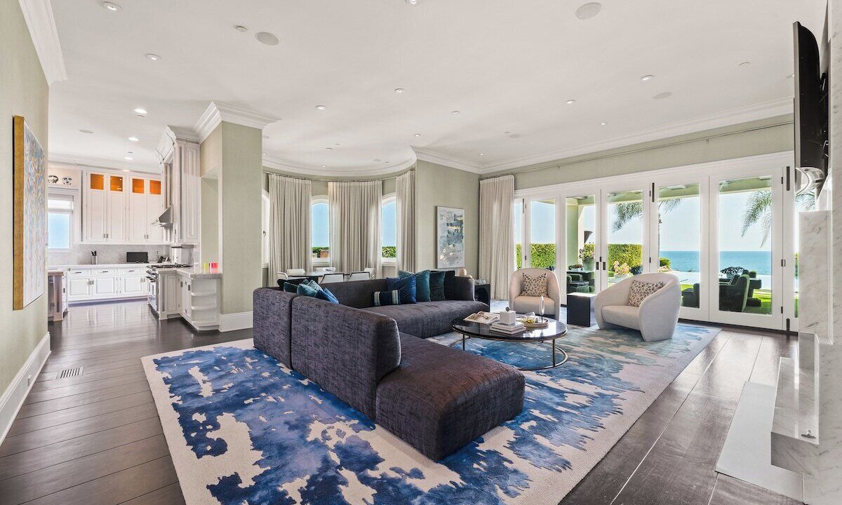 Photo of Livingroom in Eastern Malibu