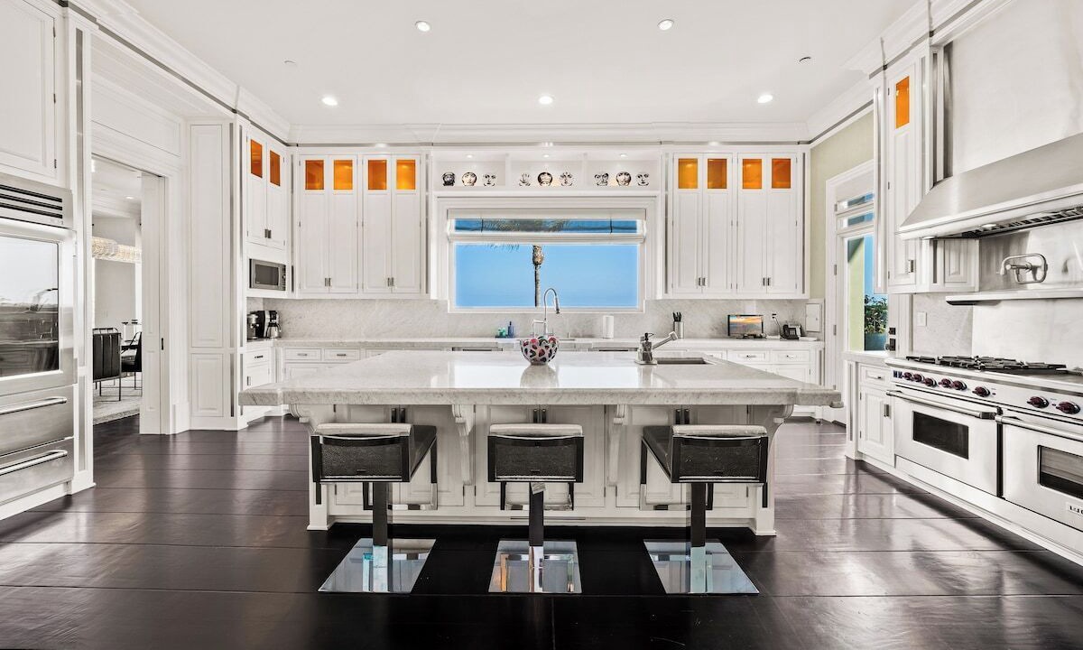 Photo of Kitchen in Eastern Malibu