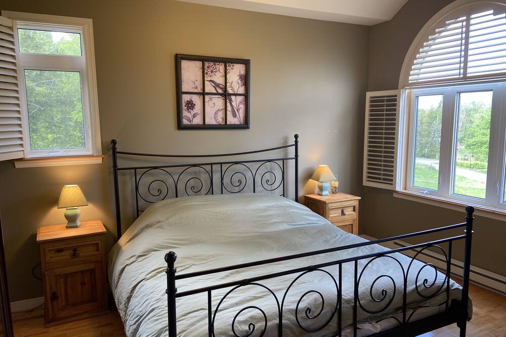 Photo of Bedroom in Owl's Head Ski Resort