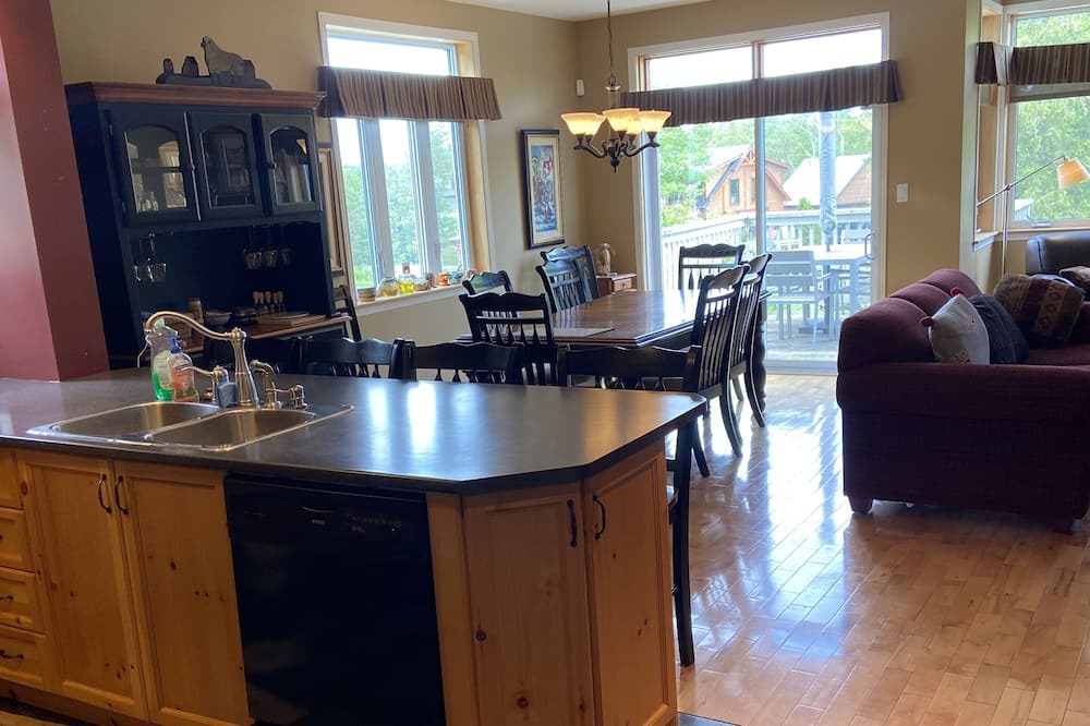 Photo of Kitchen in Owl's Head Ski Resort