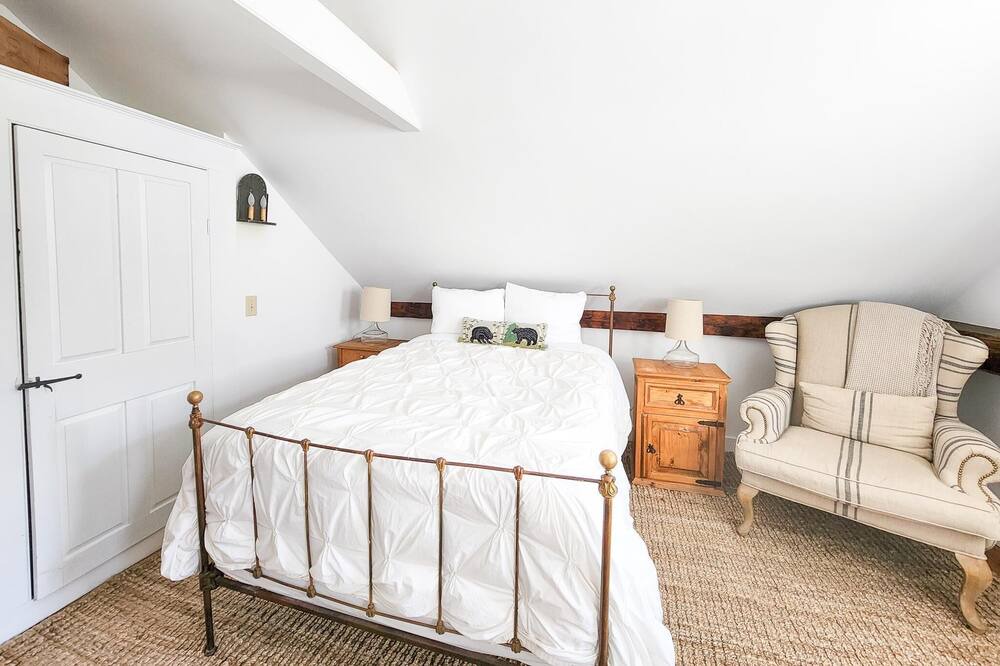 Photo of Bedroom in Waterbury