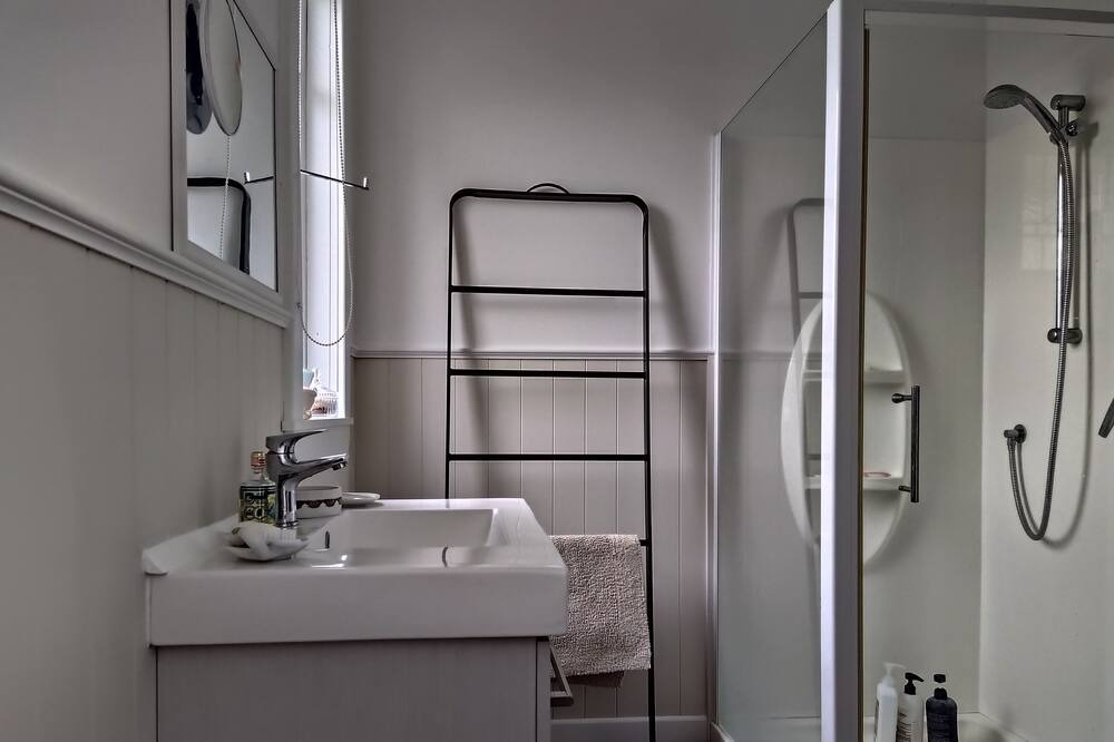Photo of Bathroom in Taumarunui