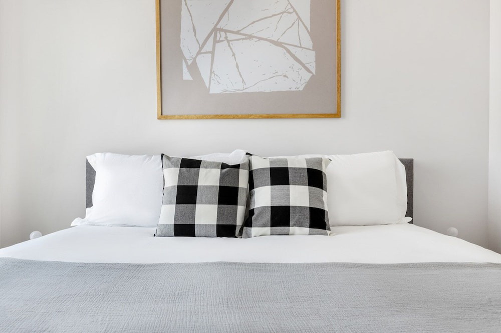 Photo of Bedroom in North Center