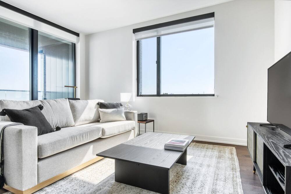Photo of Livingroom in North Center