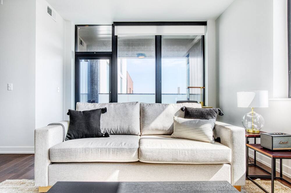 Photo of Livingroom in North Center