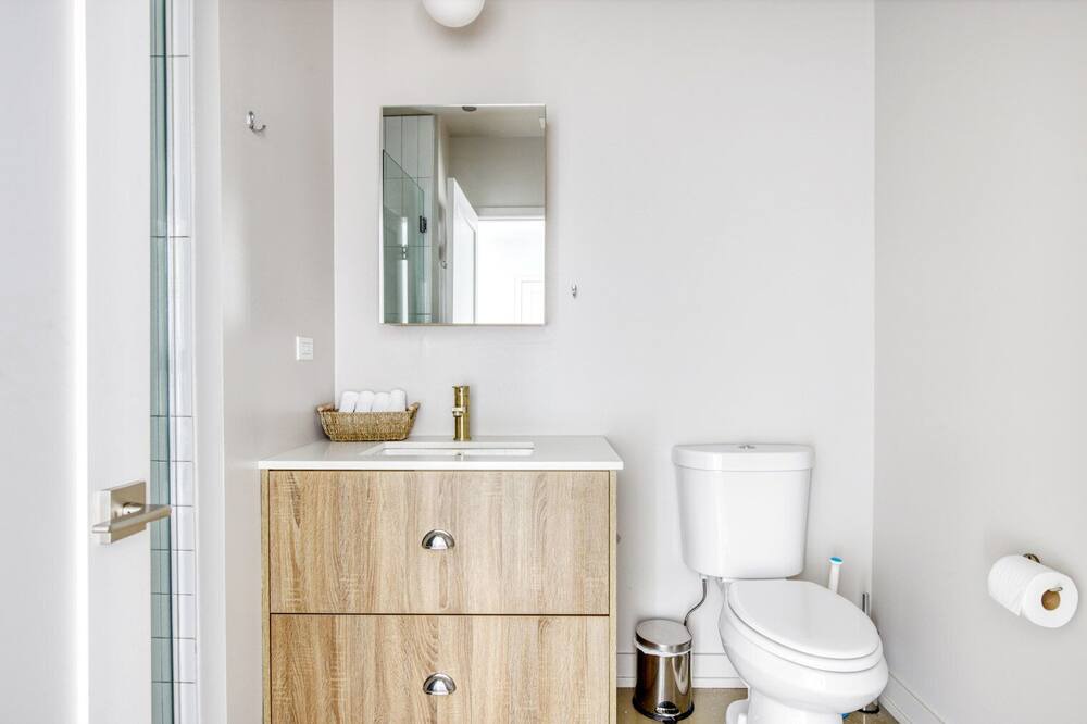 Photo of Bathroom in North Center