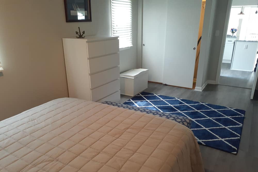 Photo of Bedroom in Lakeview