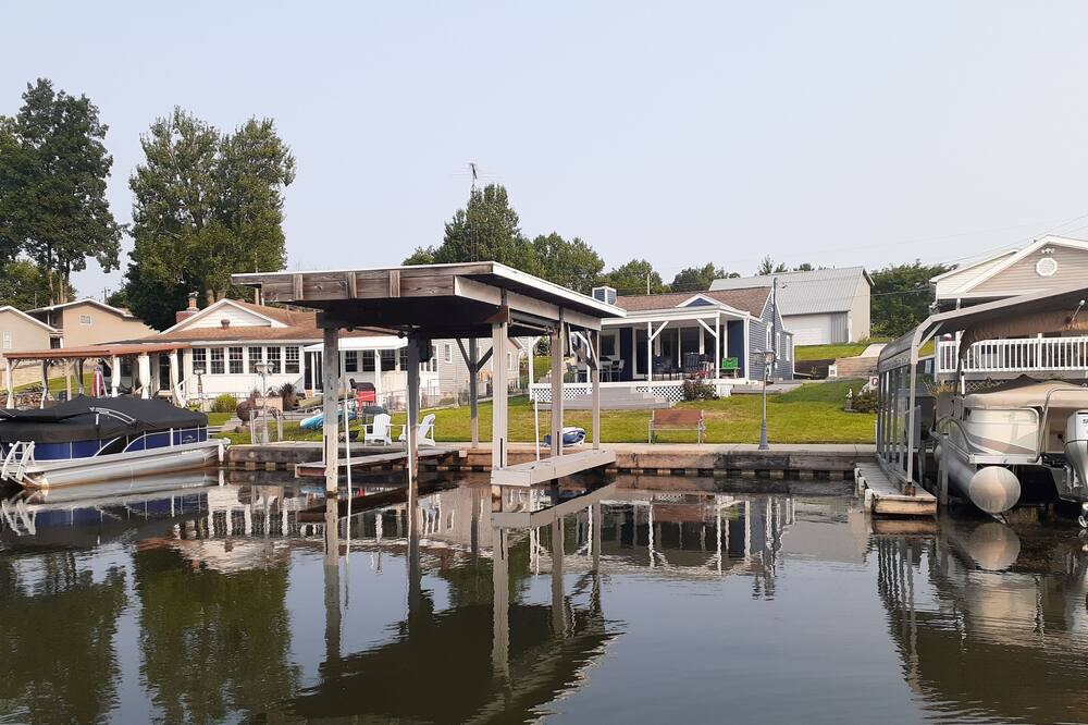 Photo of Outdoor in Lakeview