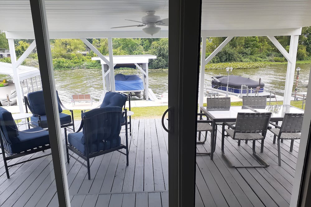 Photo of Patio Balcony in Lakeview