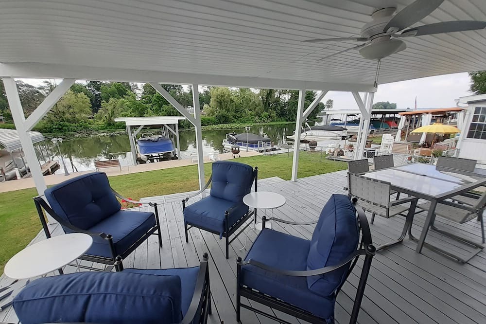 Photo of Patio Balcony in Lakeview