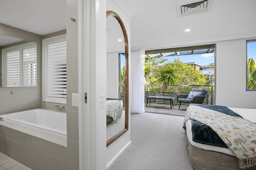Photo of Bathroom in Magenta Shores