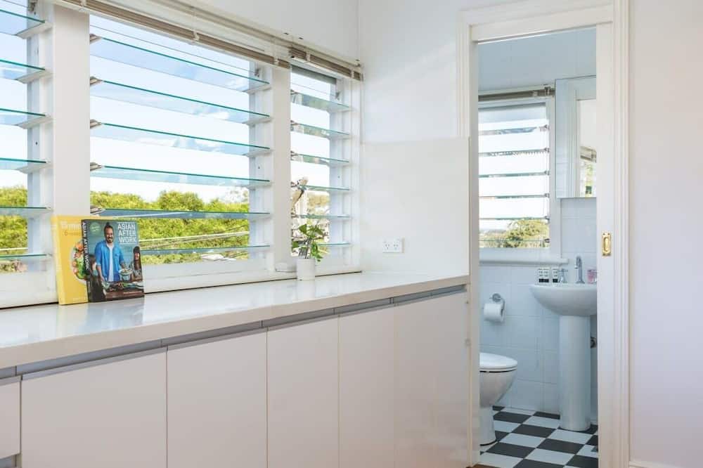 Photo of Bathroom in Petersham