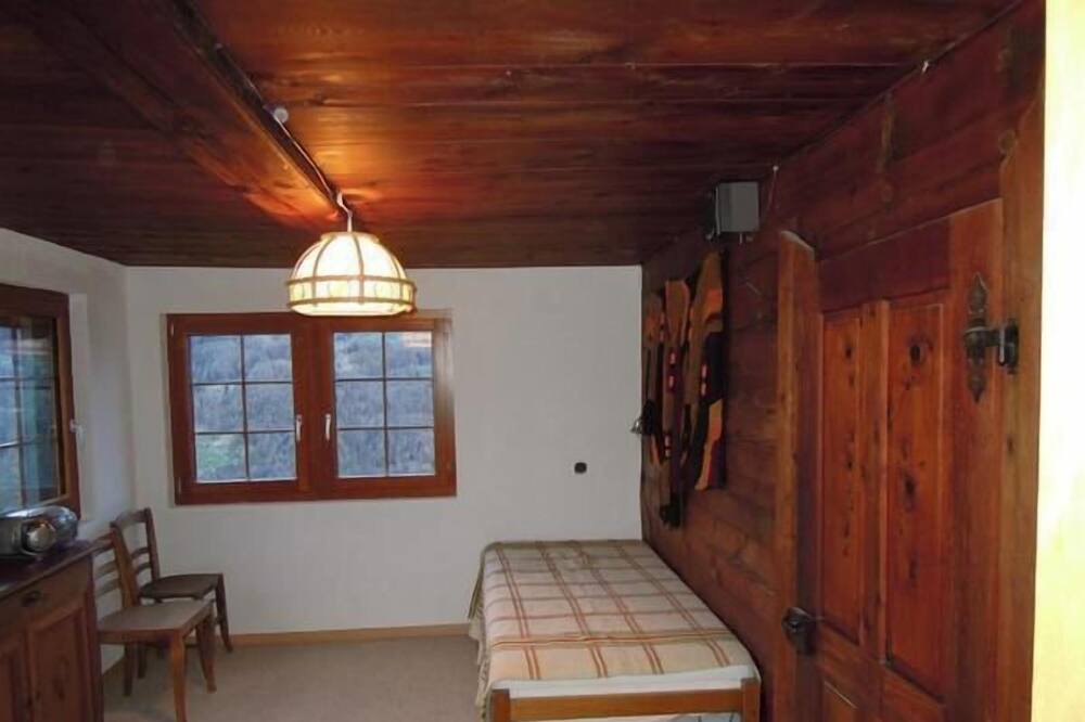 Photo of Bedroom in Embd