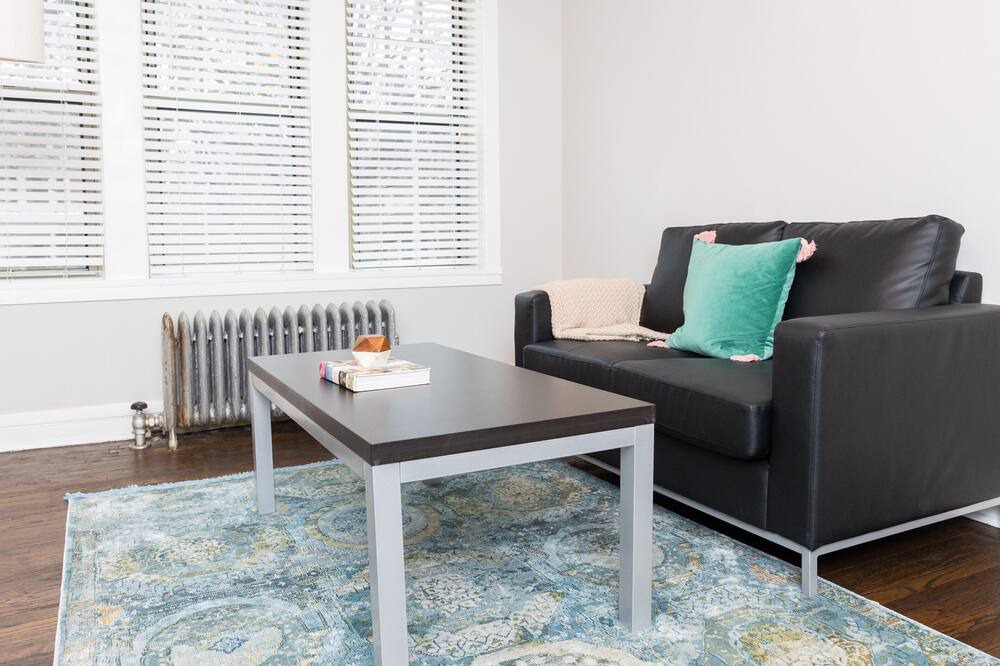 Photo of Livingroom in Kenwood