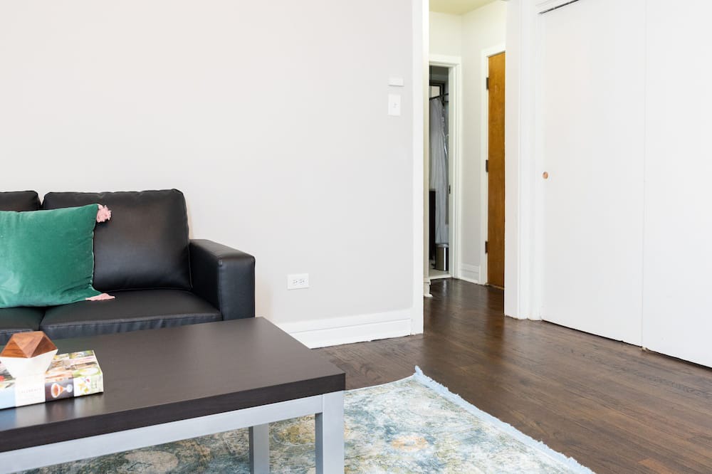 Photo of Livingroom in Kenwood