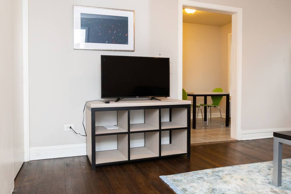 Photo of Livingroom in Kenwood