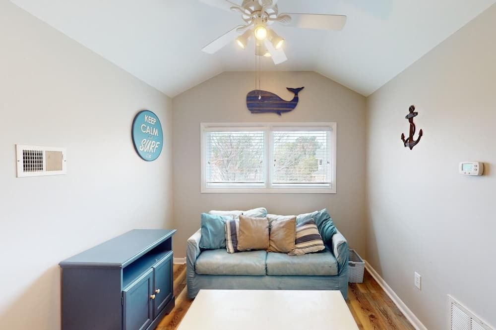 Photo of Livingroom in Litchfield by the Sea
