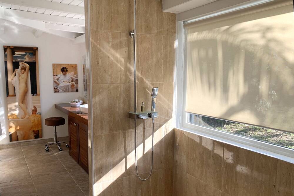 Photo of Bathroom in Les Terres Basses
